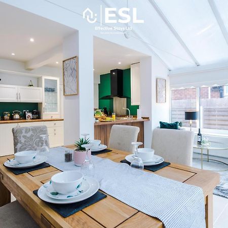 Open Plan - 3 Bedroom House - Garden And Outdoor Seating - Driveway Parking - Short Drive To City Centre Saughall Eksteriør bilde