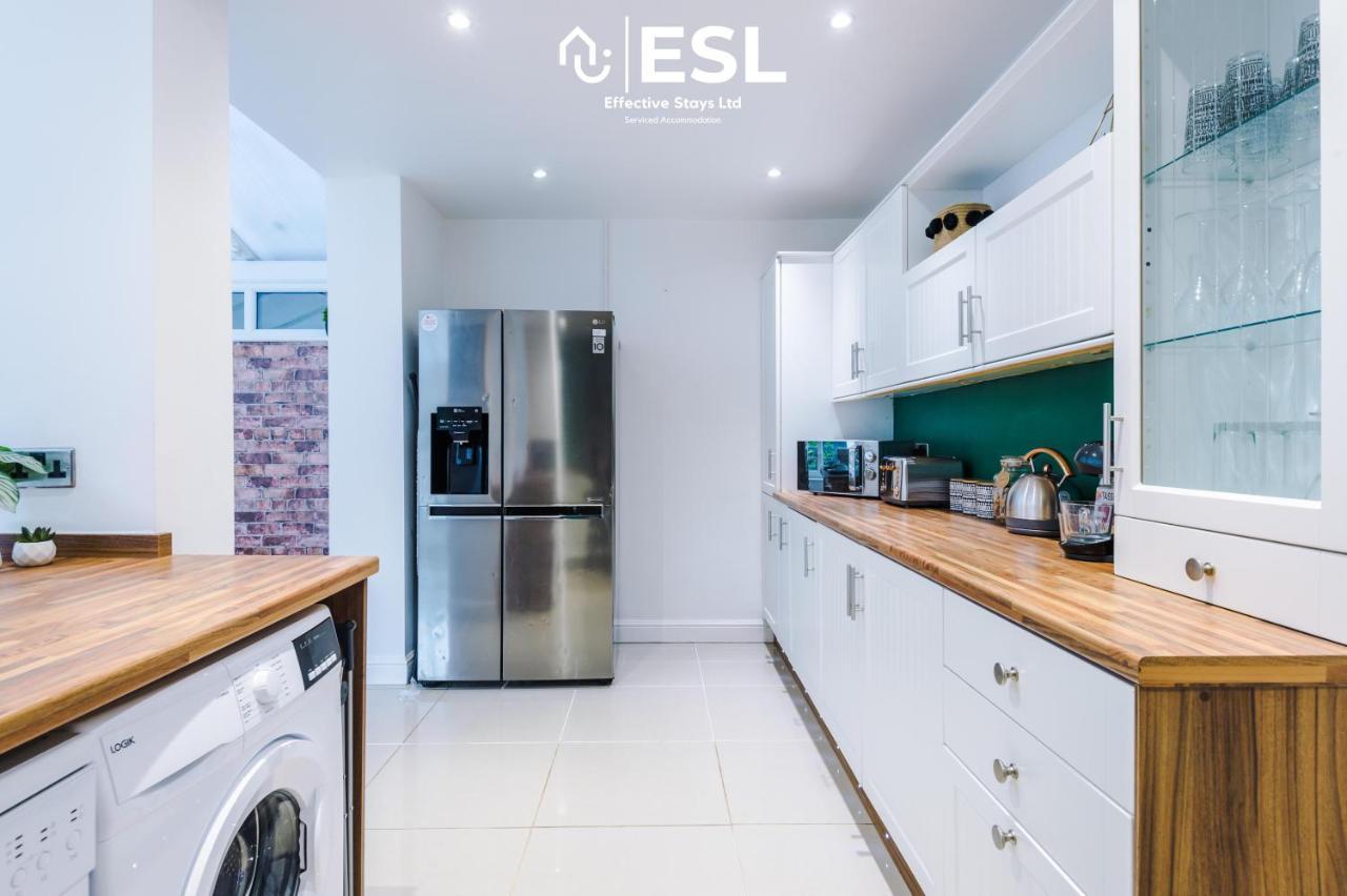 Open Plan - 3 Bedroom House - Garden And Outdoor Seating - Driveway Parking - Short Drive To City Centre Saughall Eksteriør bilde