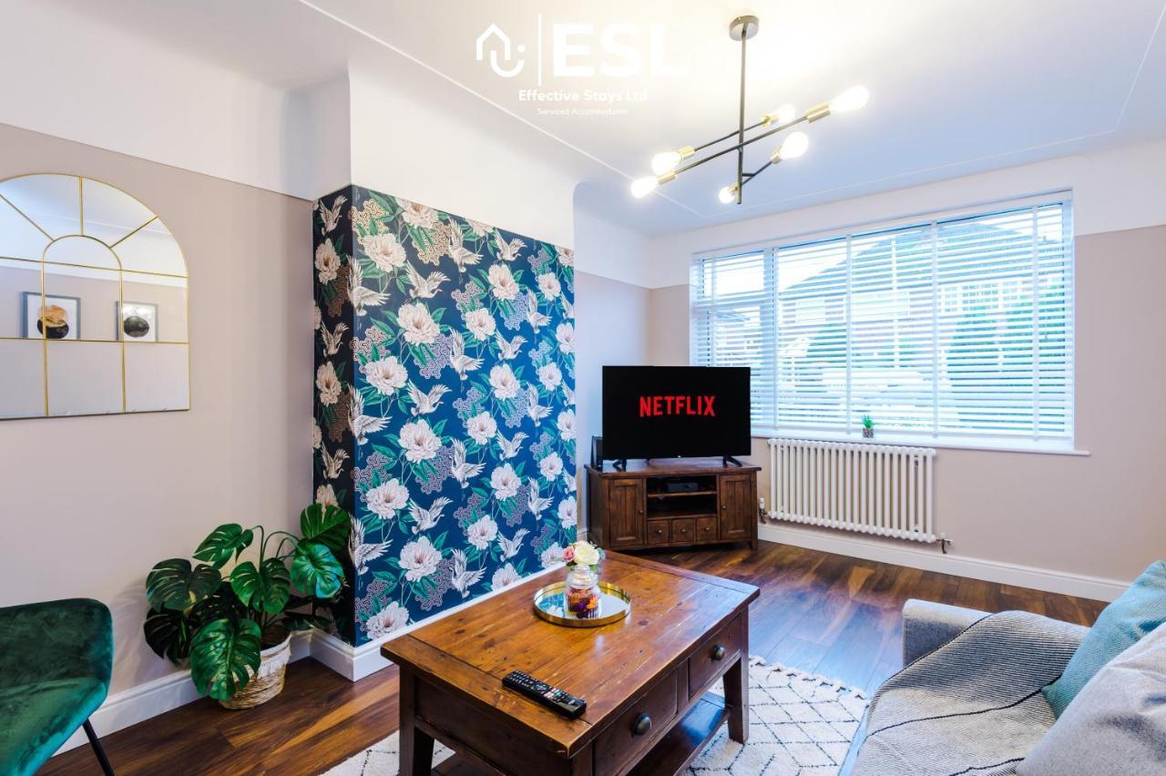 Open Plan - 3 Bedroom House - Garden And Outdoor Seating - Driveway Parking - Short Drive To City Centre Saughall Eksteriør bilde
