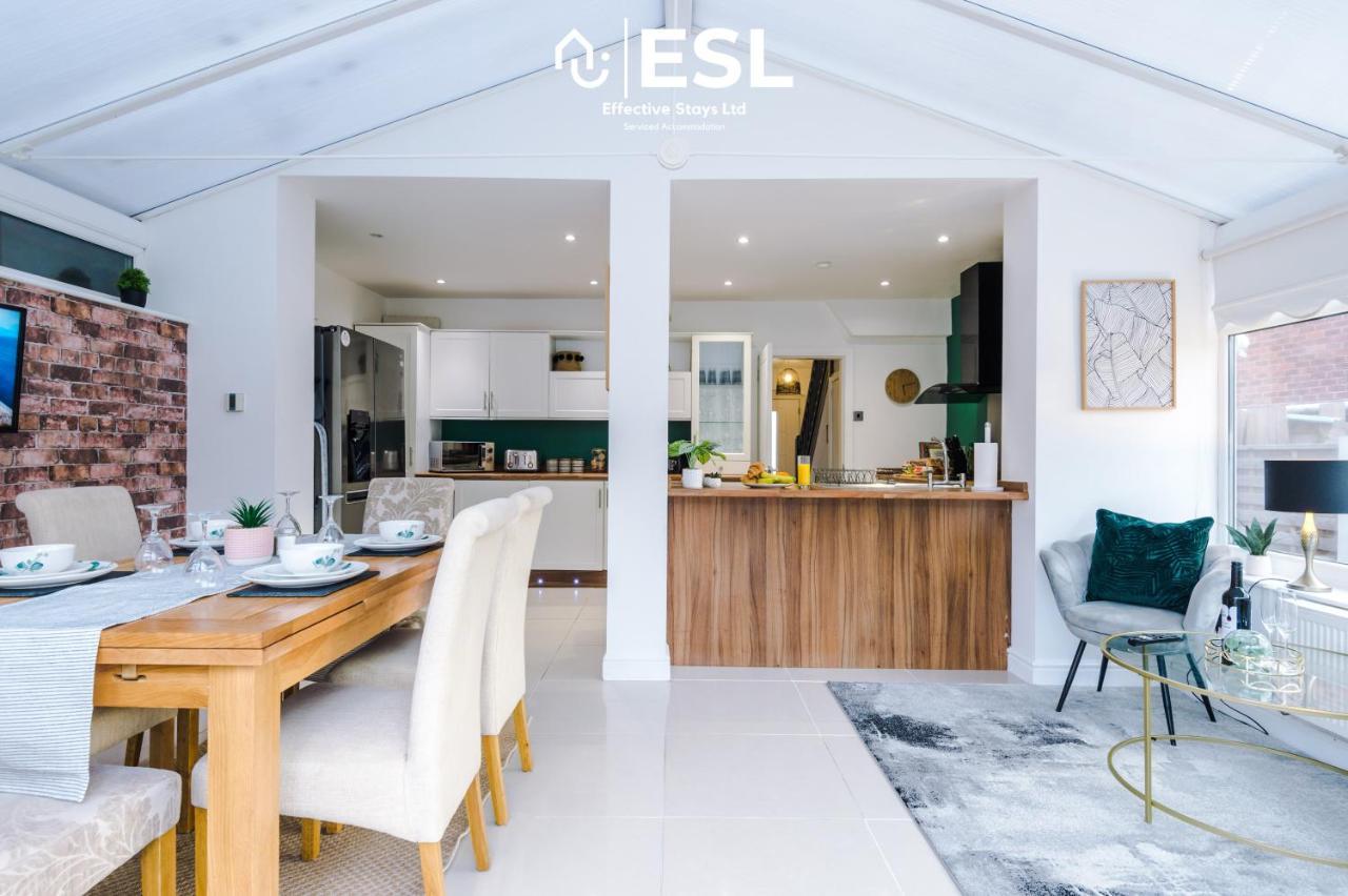 Open Plan - 3 Bedroom House - Garden And Outdoor Seating - Driveway Parking - Short Drive To City Centre Saughall Eksteriør bilde