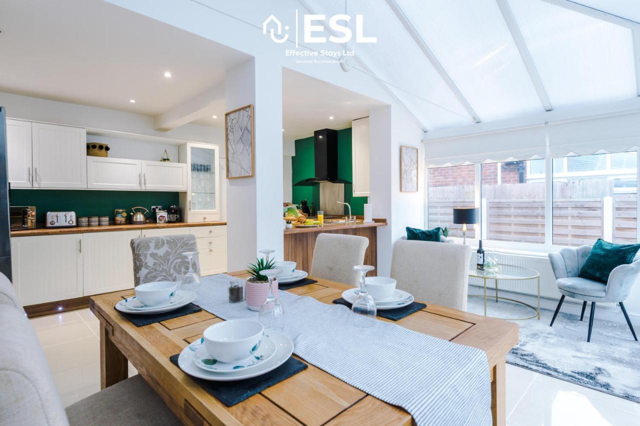 Open Plan - 3 Bedroom House - Garden And Outdoor Seating - Driveway Parking - Short Drive To City Centre Saughall Eksteriør bilde