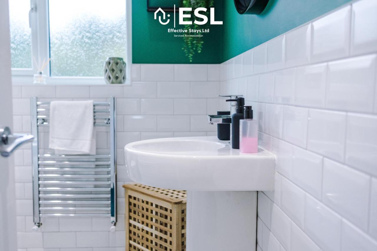 Open Plan - 3 Bedroom House - Garden And Outdoor Seating - Driveway Parking - Short Drive To City Centre Saughall Eksteriør bilde
