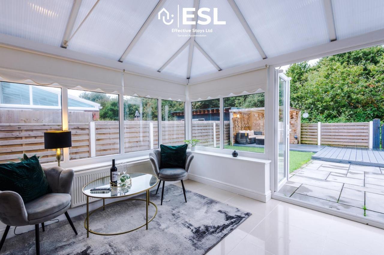 Open Plan - 3 Bedroom House - Garden And Outdoor Seating - Driveway Parking - Short Drive To City Centre Saughall Eksteriør bilde