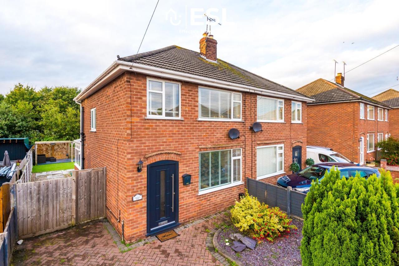 Open Plan - 3 Bedroom House - Garden And Outdoor Seating - Driveway Parking - Short Drive To City Centre Saughall Eksteriør bilde