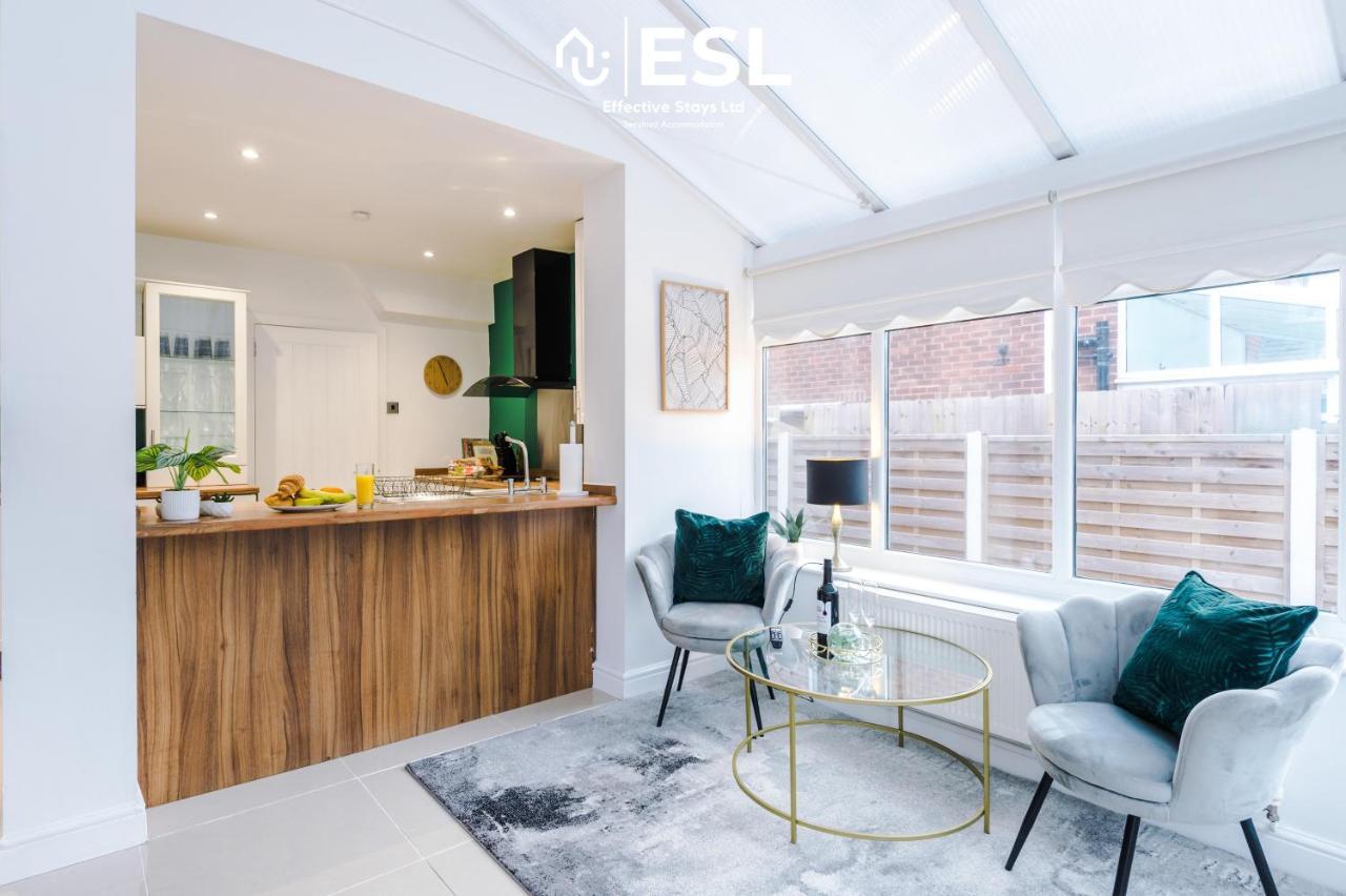 Open Plan - 3 Bedroom House - Garden And Outdoor Seating - Driveway Parking - Short Drive To City Centre Saughall Eksteriør bilde